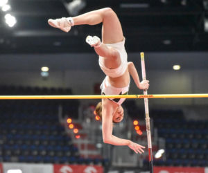 Halowe mistrzostwa Polski w Kujawsko-Pomorskiej Arenie Toruń. Zdjęcia kibiców i zawodników