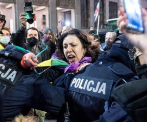 Pałki i gaz na ulicach