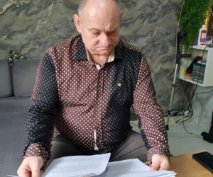 Runęli z balkonem, winnych nie ma