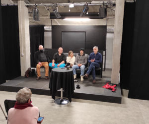 Próby i konferencja prasowa przed premierą spektaklu mady-baby.edu w tarnowskim teatrze