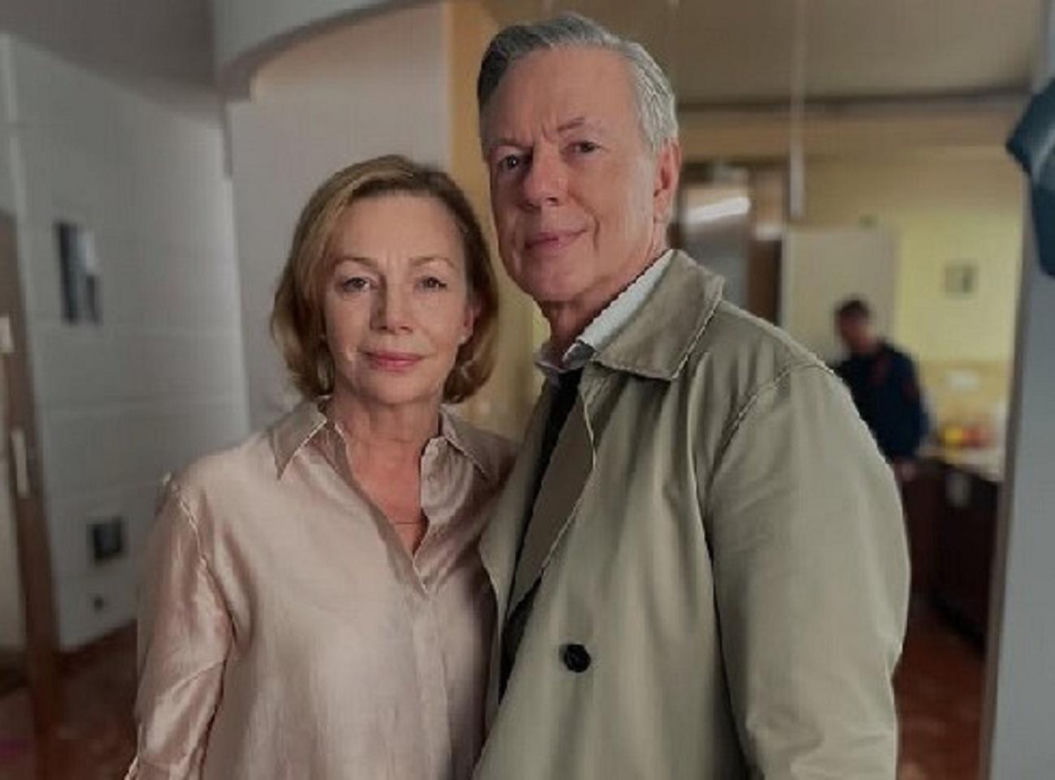 Barwy szczęścia, odcinek 3156. Wanda (Maja Barełkowska), Henryk (Zbigniew Suszyński)