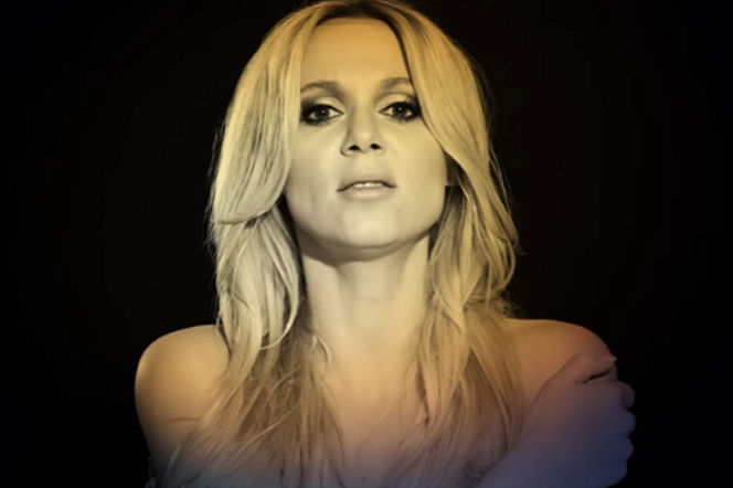 Kasia Moś: Flashlight - o czym jest piosenka na Eurowizję 2017? [TEKST PIOSENKI]