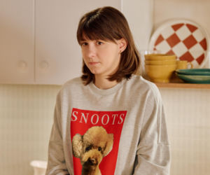 Na Wspólnej, odcinek 4194: matka Remka zastaje półnagiego Brzozowskiego w mieszkaniu Brygidy. Oskarża ją o niewierność