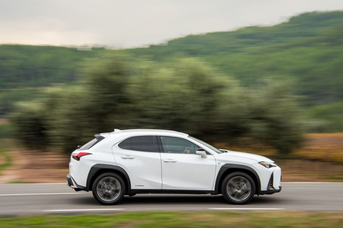 Lexus UX 250h E-Four F Sport