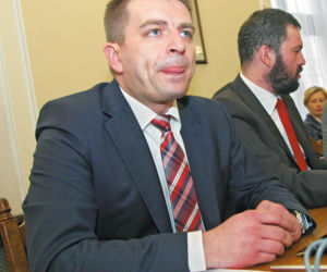 Arłukowicz żałuje emerytom na leki, a sam zarobił 500 000!
