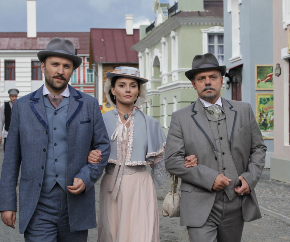 Kozacka miłość. Piotr Kolewanow (Aleksandr Mokhov), Olga i jej brat Ilja Rogożyn