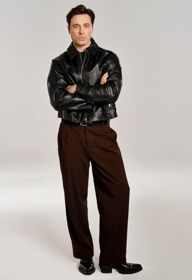 Olek Dąbrowski, podkomisarz (Marcel Opaliński) 