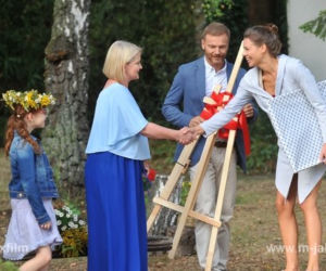 M jak miłość odc. 1177. Andrzej Budzyński (Krystian Wieczorek), Paulina (Maria Szafirska), Ania (Weronika Wachowska), Marta (Dominika Ostałowska)