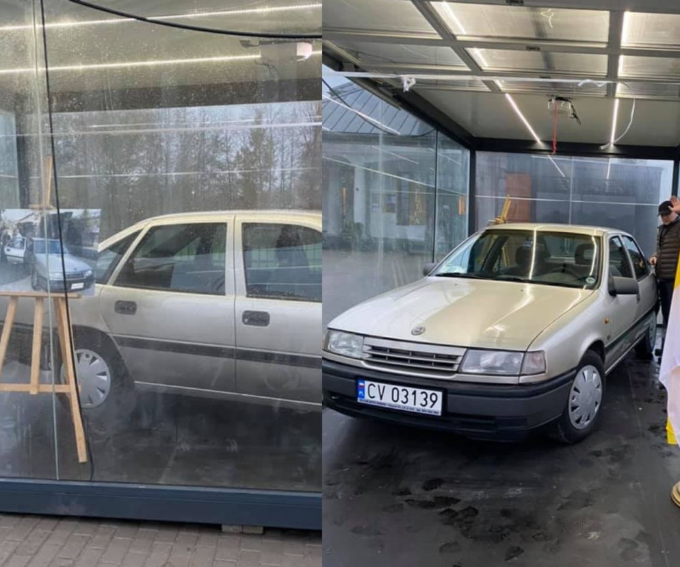 Radzymin: opel Jana Pawła II stanął przed sanktuarium. Jest relikwią