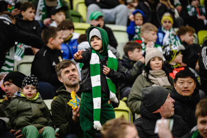 Lechia Gdańsk - Raków Częstochowa; Zdjęcia kibiców z meczu 30. kolejki PKO BP Ekstraklasy