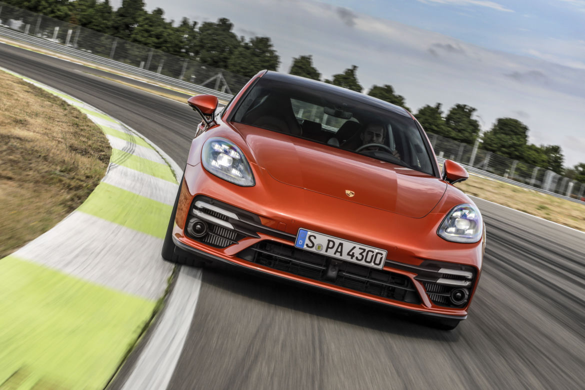 (2020) Porsche Panamera po liftingu 