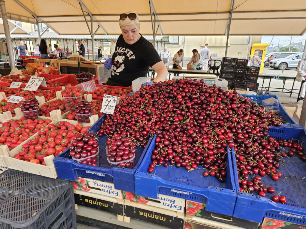 Sprawdziliśmy, jakie są ceny  na największym targu Europy i porównaliśmy je z polskim [GALERIA]