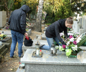 Jak nie dać się okraść na cmentarzu?