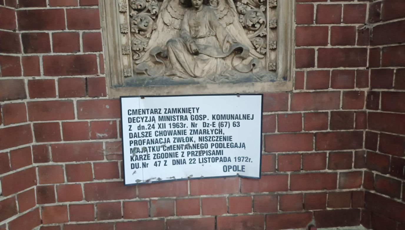 Opuszczony cmentarz w Opolu. Tu zatrzymał się czas