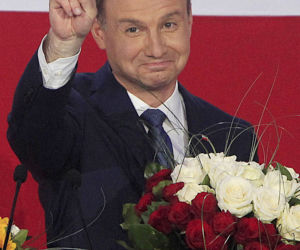 Andrzej duda straci fortunę i europejską emeryturę