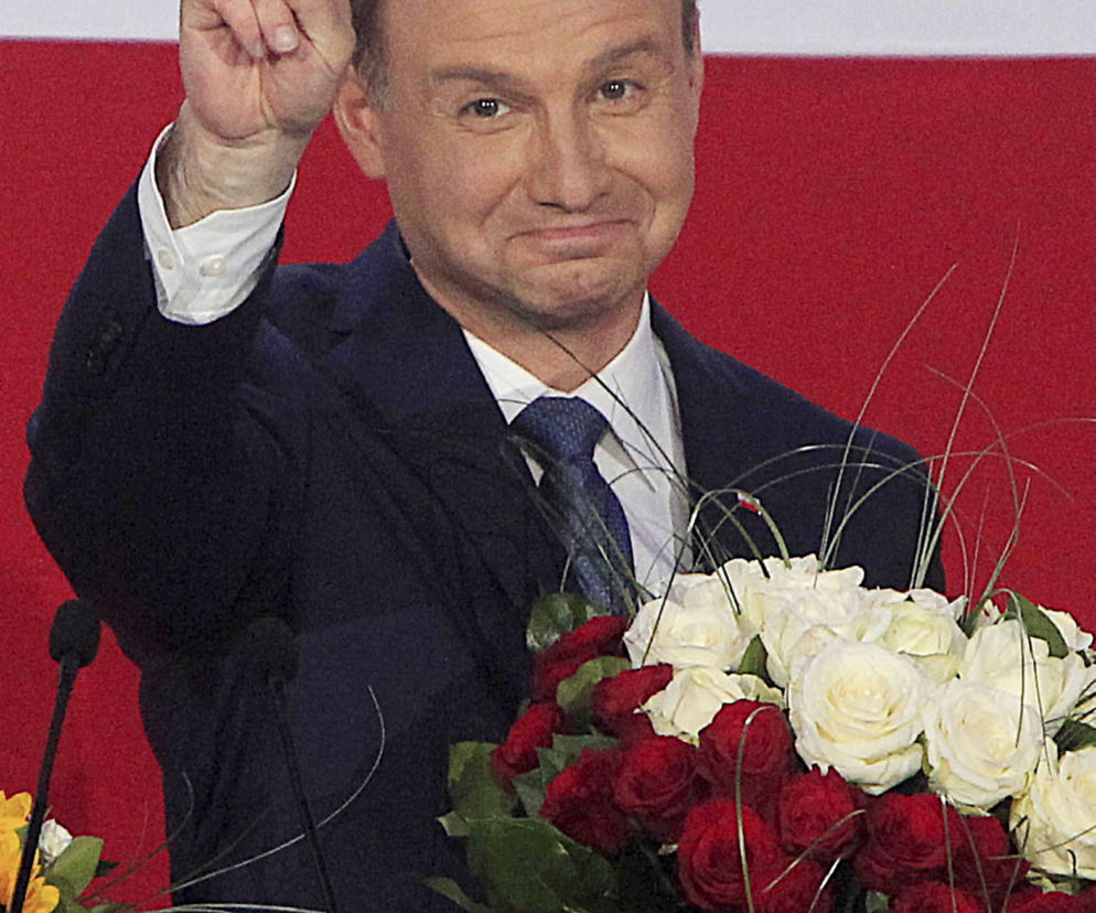 Andrzej duda straci fortunę i europejską emeryturę