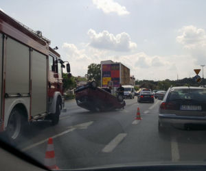 Dachowanie obok ronda Jagiellonów w Bydgoszczy [ZDJĘCIA]