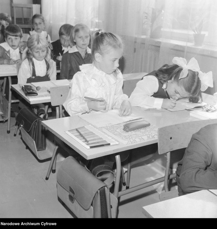 QUIZ PRL. Uczniowie w PRL. Czy pamiętasz lata szkolne? Komplet punktów zdobędą tylko Ci, którzy dorastali w Polsce Ludowej