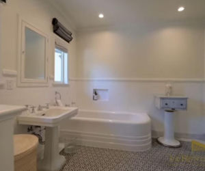 Słynna posiadłość Ozzy'ego Osbourne'a trafiła na sprzedaż! Gwiazdorski luksus za KOLOSALNĄ sumę!