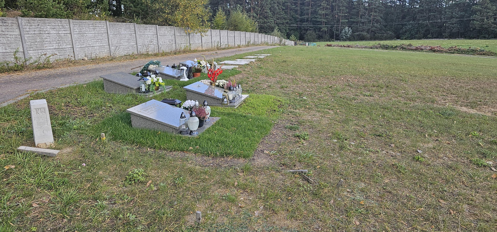 Tak wygląda „amerykański” cmentarz w Dywitach. Ile kosztuje miejsce?