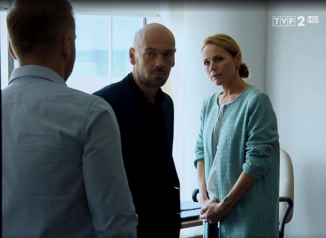 M jak miłość, odc. 1468: Andrzej Budzyński (Krystian Wieczorek), Jola Kaczmarek (Monika Krzywkowska), Borys (Adam Pater)