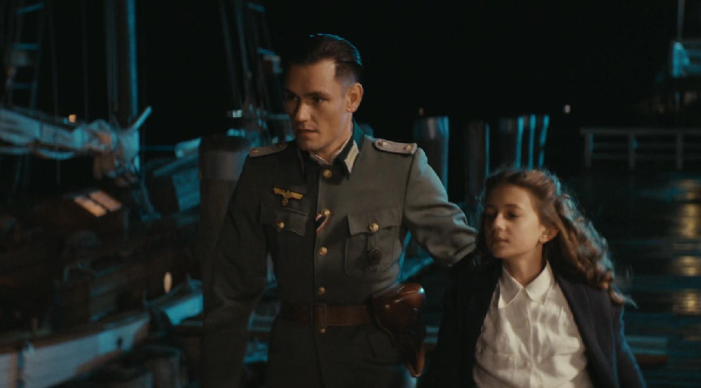 Zatoka szpiegów 2, odcinek 15. Franz (Bartosz Gelner), Jadzia (Ninel Kos)