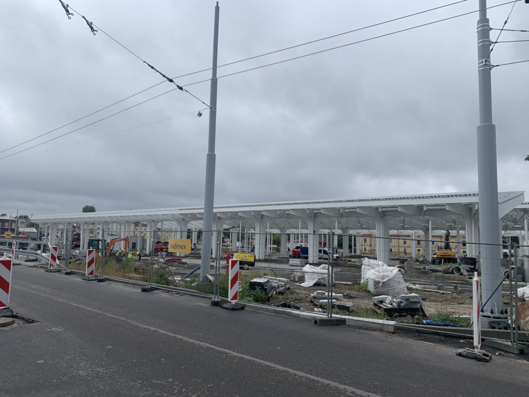 Dworzec Metropolitalny gotowy w 60 procentach. Niektóre drogi dojazdowe są już gotowe [GALERIA]