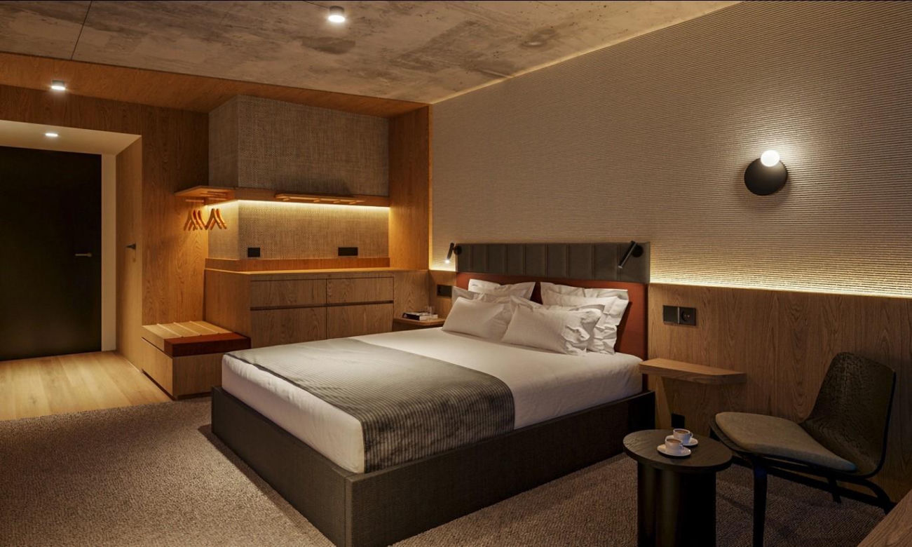 Qubus Hotel Katowice i jego nowoczesne wnętrza. Jest drewno, szkło i wełna