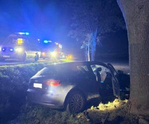 29-latka wjechała samochodem do rowu niedaleko Góry. Była pijana i wiozła pasażerów