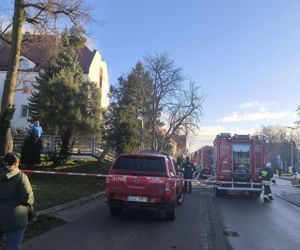 Pożar ZUS na Pomorzu! Ewakuacja 80 osób. Na miejscu pracuje 11 zastępów straży