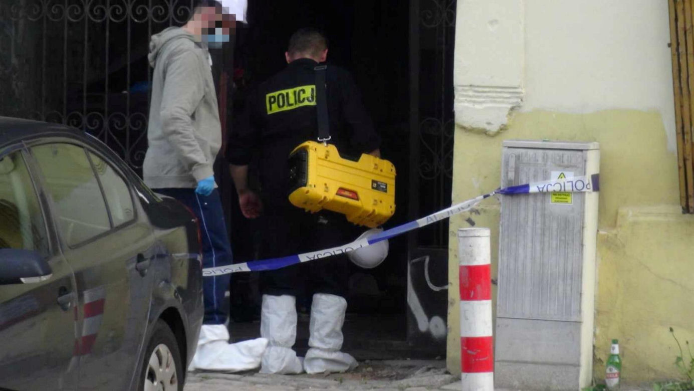 Akcja służb na Woli. Znaleziono ciało. Szukają kolejnych!?
