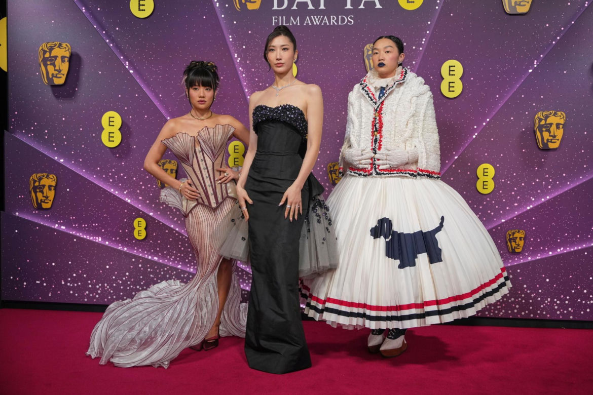 Gwiazdy przebrane za abażury na Bafta. Kto się popisał najlepszą kreacją?