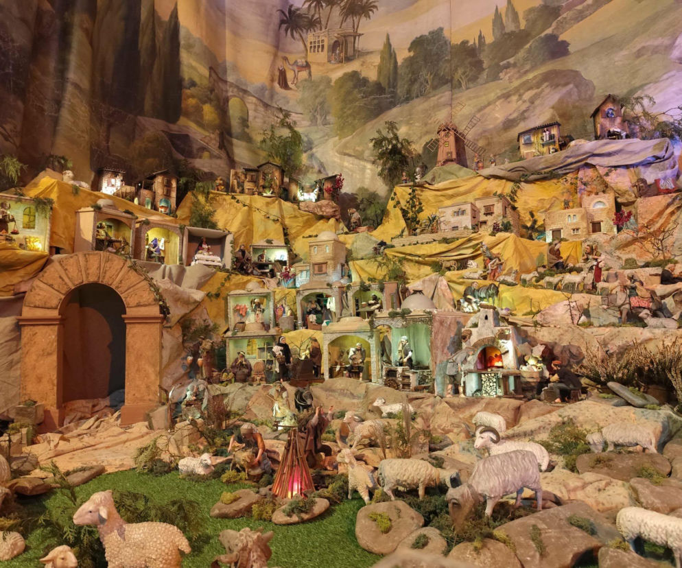 Niezwykła ruchoma szopka w Krakowie robi furorę! Ma ponad 100 figurek, a jej historia sięga 800 lat