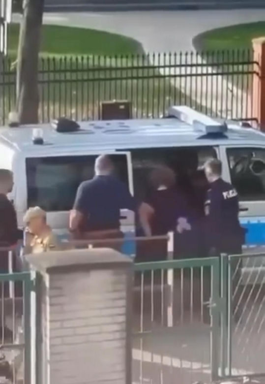 Kolejny koszmar w szkole. 15-latek miał przy sobie trzy noże! Zaatakował dyrektora, jedna osoba nie żyje