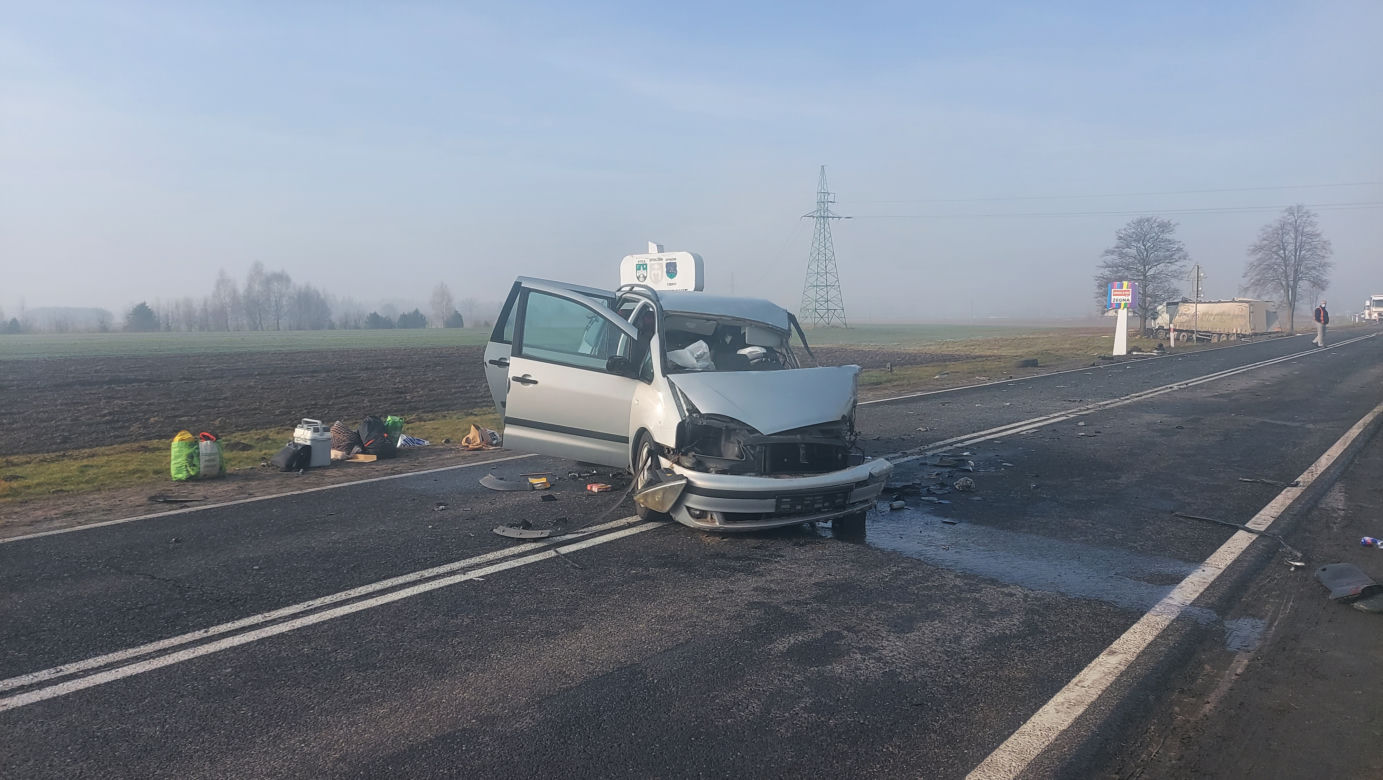 KOSZMARNY wypadek w miejscowości Kliny. Jedna osoba NIE ŻYJE, druga poważnie ranna. Co tam się stało? [FOTO]