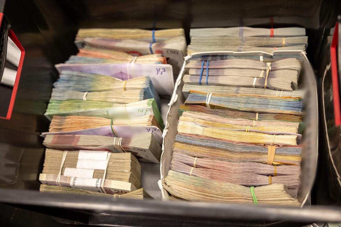 Potężne uderzenie w pseudokibiców. Zabezpieczyli nieruchomości warte 10 mln zł i gotówkę