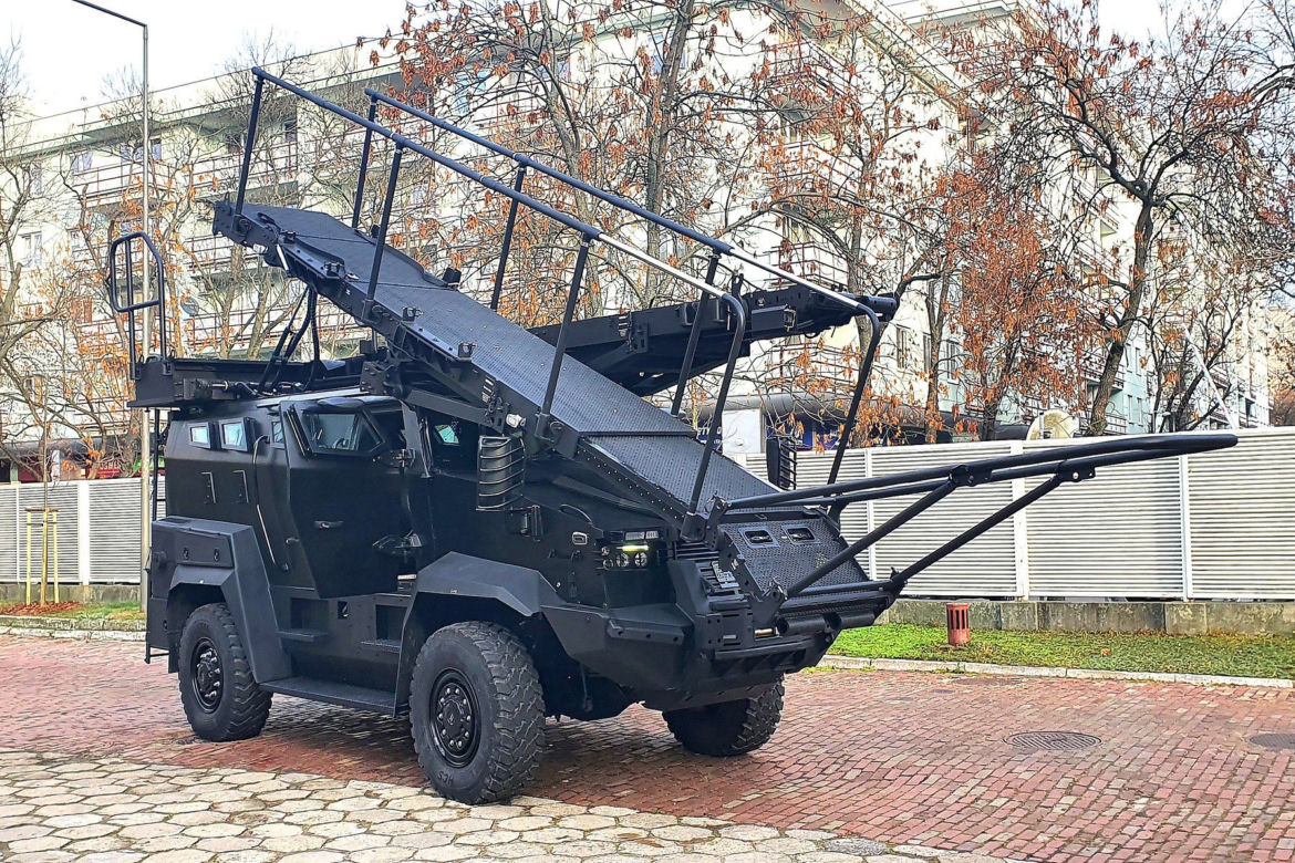 Lekki transporter opancerzony TUR VI