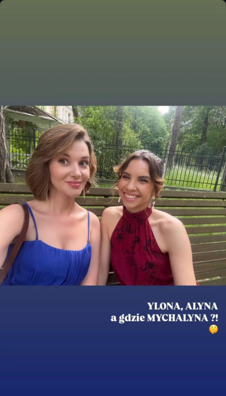 M jak miłość po wakacjach.  Ania (Alina Szczegielniak), Aneta (Ilona Janyst)