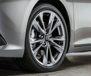 Lexus ES siódma generacja