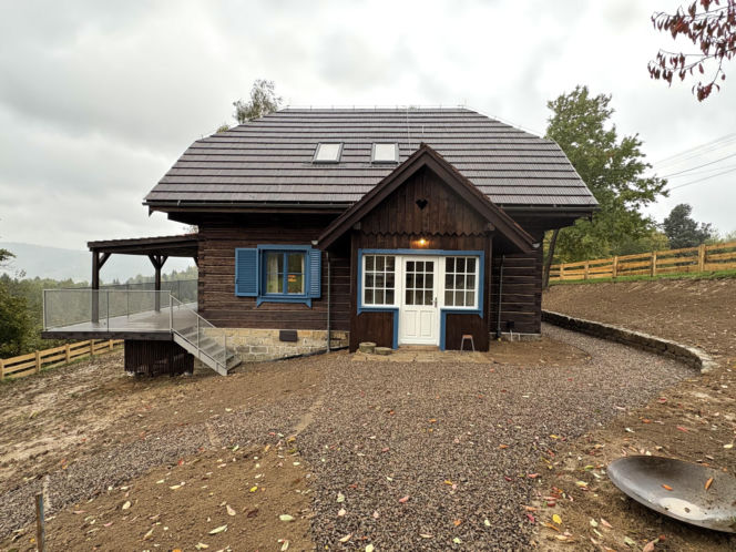 Remont drewnianej chaty w Tropiu (woj. małopolskie)