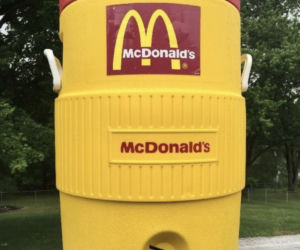 Tak przed laty wyglądał McDonalds. Pamiętasz jeszcze te czasy?