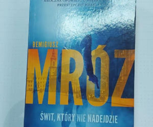Płock. Zakładka cenniejsza niż książka Remigiusza Mroza? Między kartkami było TO! [WIDEO, ZDJĘCIA]
