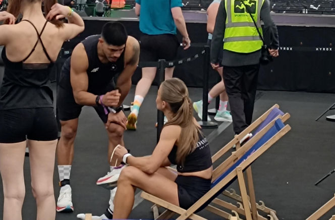 Anna Lewandowska z przystojnym Latynosem na zawodach Hyrox