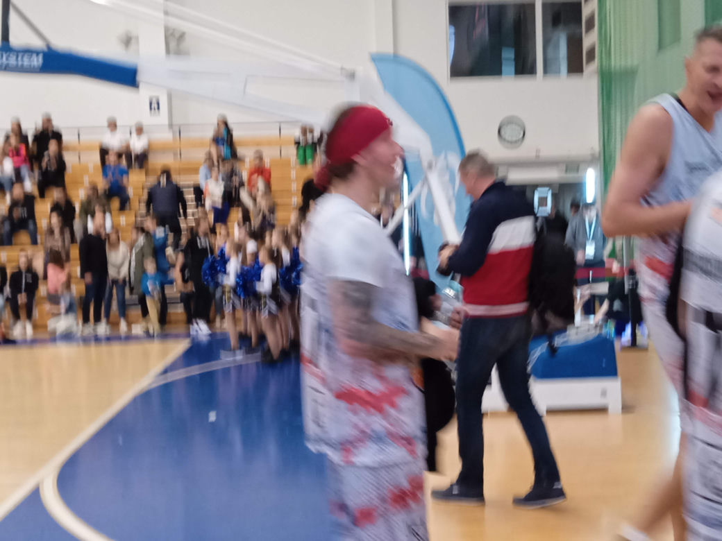Charytatywna Bitwa Miast Poznań kontra Bydgoszcz. Gwiazdy grały w koszykówkę