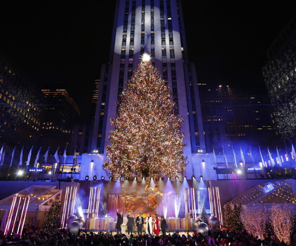 Choinka w nowojorskim Rockefeller Center rozbłysła! Robi ogromne wrażenie [ZDJĘCIA]