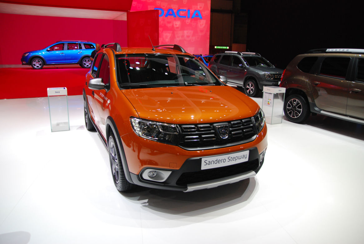Genewa 2017 - stoisko Dacia
