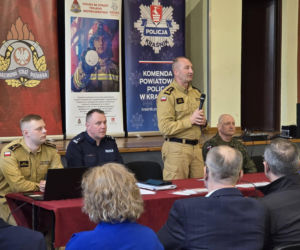 Służby rozmawiają z mieszkańcami o bezpieczeństwie. Będą wojskowi, strażacy i policja