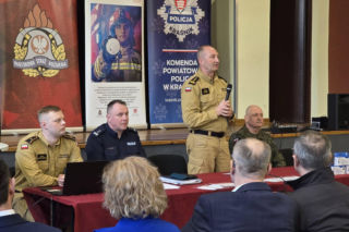 Służby rozmawiają z mieszkańcami o bezpieczeństwie. Będą wojskowi, strażacy i policja