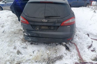 Holował auto...na dachu. Akcja pijanego kierowcy pod Lwówkiem Śląskim