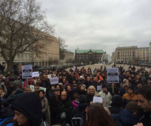 Poznań: Manifestacja muzułmanów w Polsce przeciwko terroryzmowi
